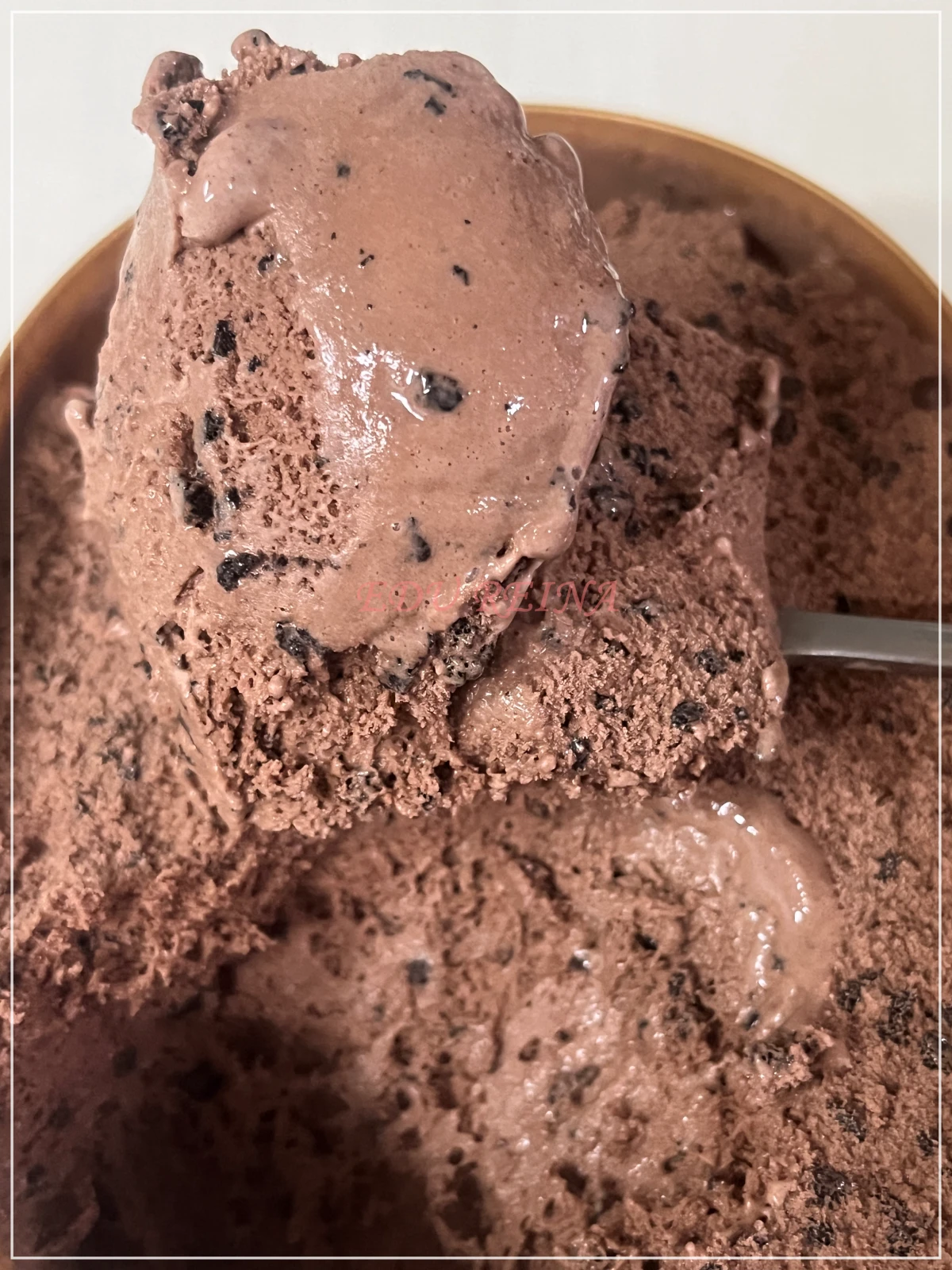 노브랜드-초코칩-아이스크림-스푼-질감