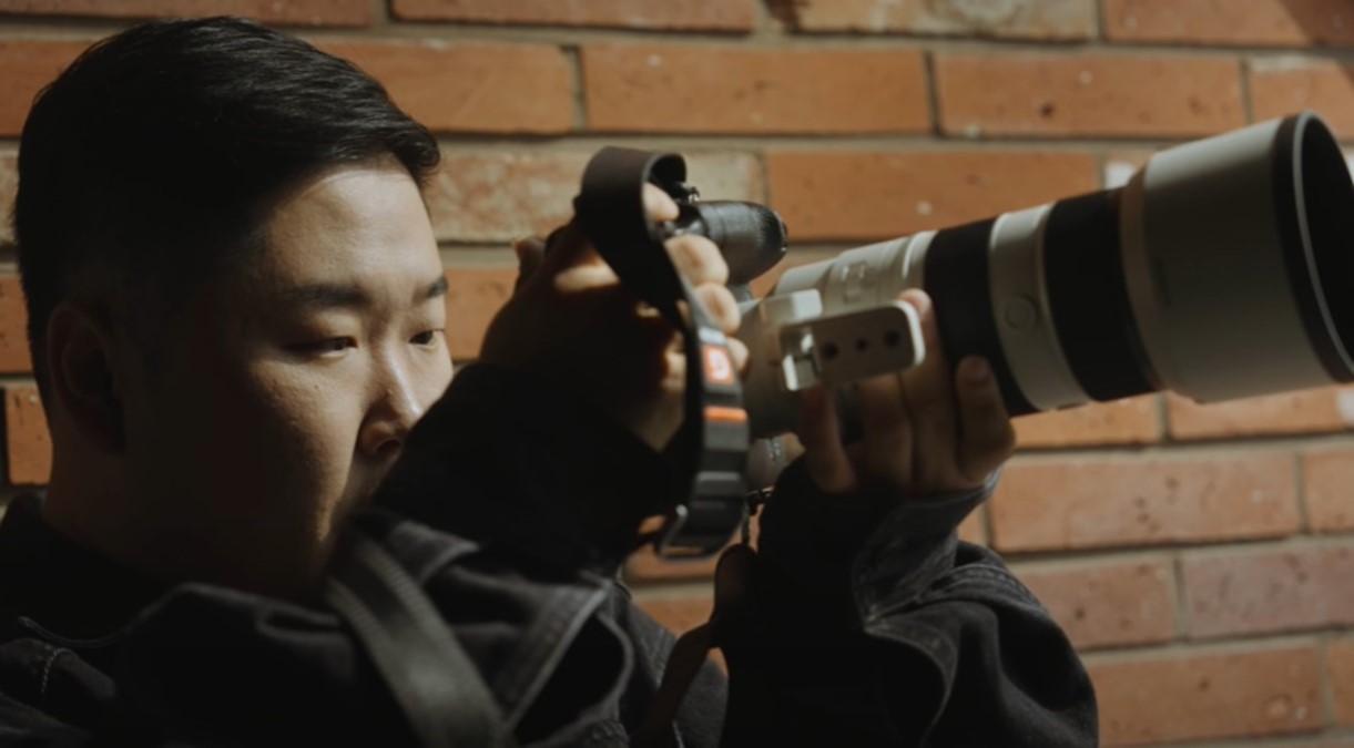 ▲ Alpha 7R V와 함께 &lsquo;CITY&rsquo; 작업을 하고 있는 강상욱 작가