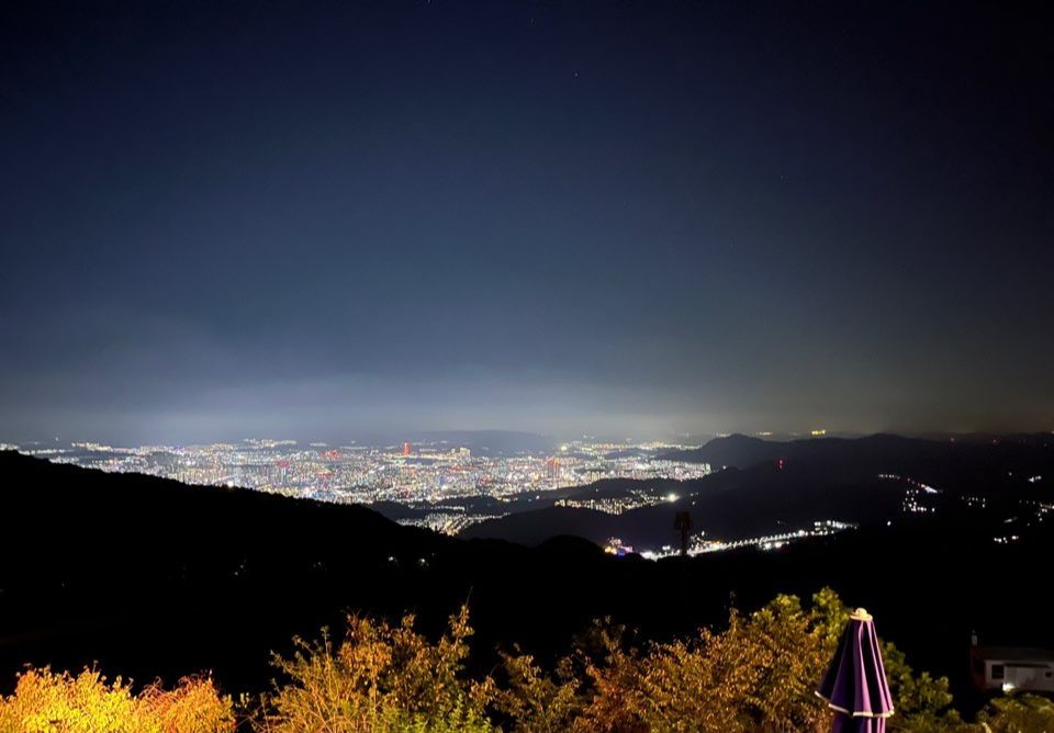 식장산 카페 야경