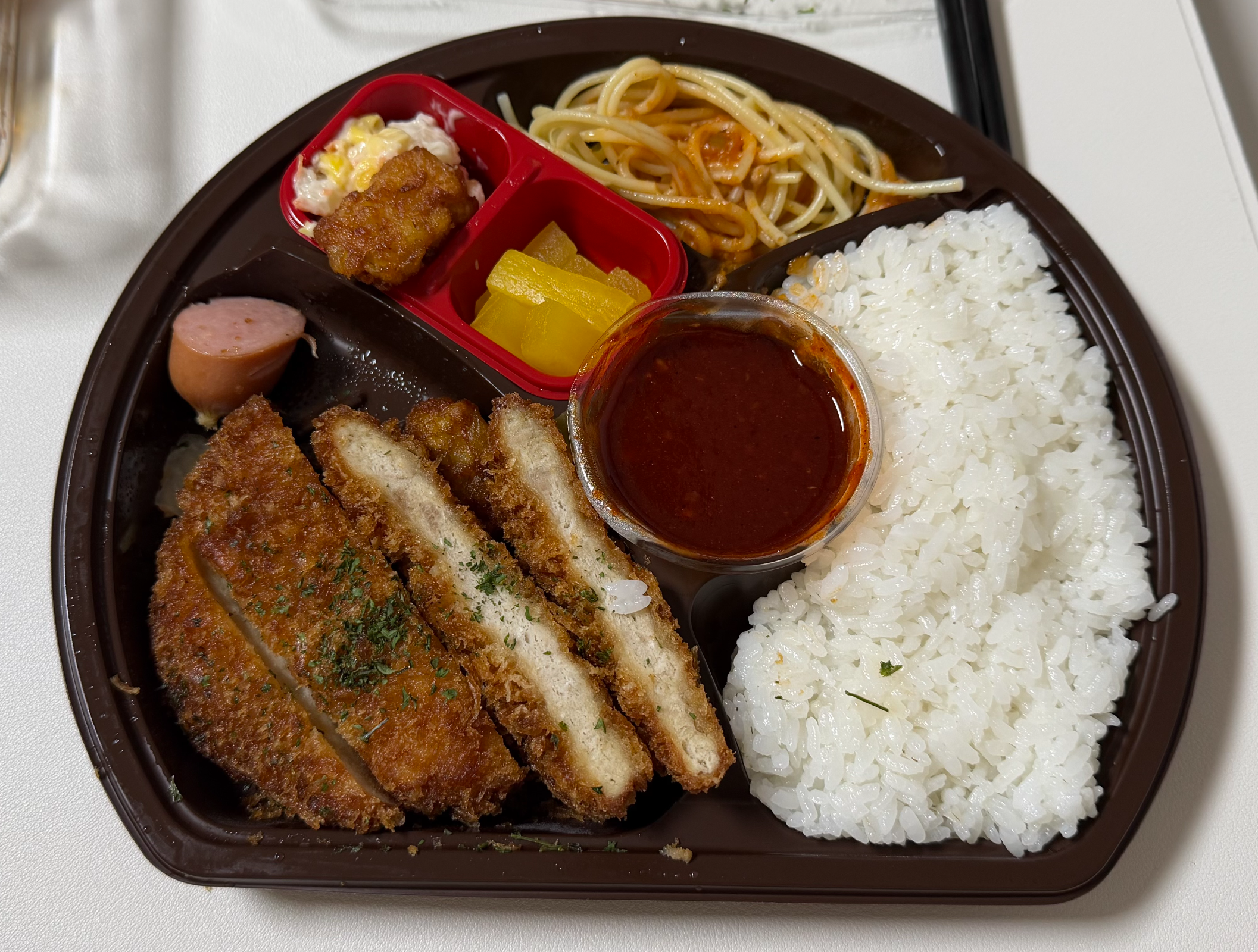 세븐일레븐 디지게매운 통등심돈까스 도시락 구성