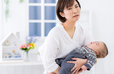 생후 6개월 아기. '안으면 운다' 때는 어떻게 해야 하나