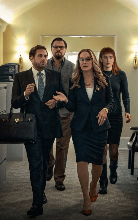 영화 돈 룩 업, 주인공들이 사무실에서 나오는 장면