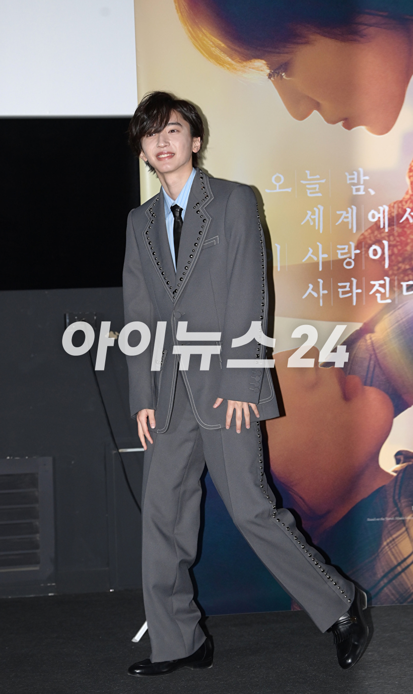 일본 배우 미치에다 슌스케가 24일 오전 서울 CGV 용산아이파크몰에서 열린 영화 '오늘 밤, 세계에서 이 사랑이 사라진다 해도' 흥행 감사 내한 기자회견에 참석하고 있다. [사진=정소희 기자]