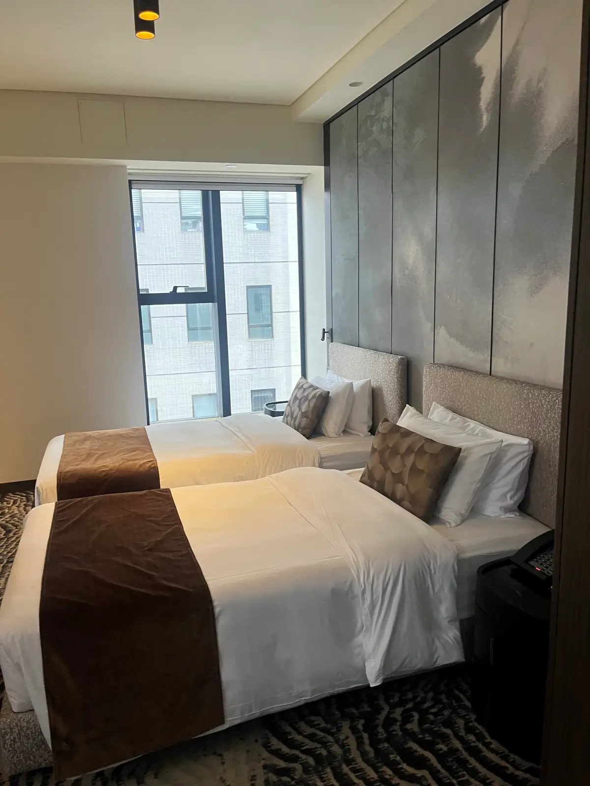 아크보호텔-침대두개