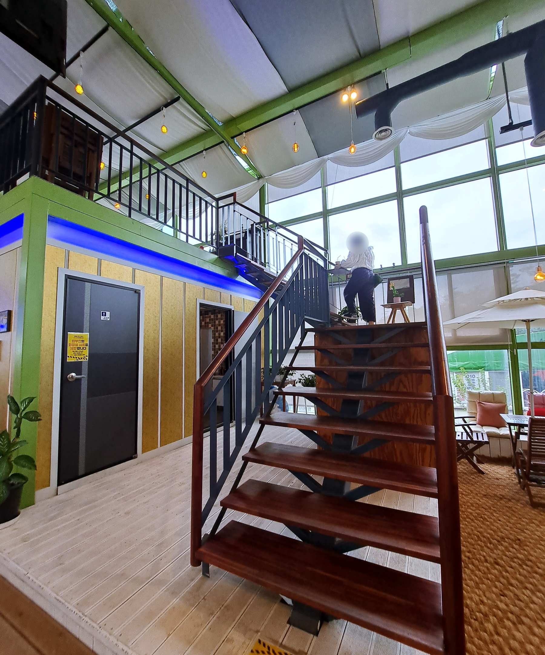 하나개팜 2층 올라가는 계단