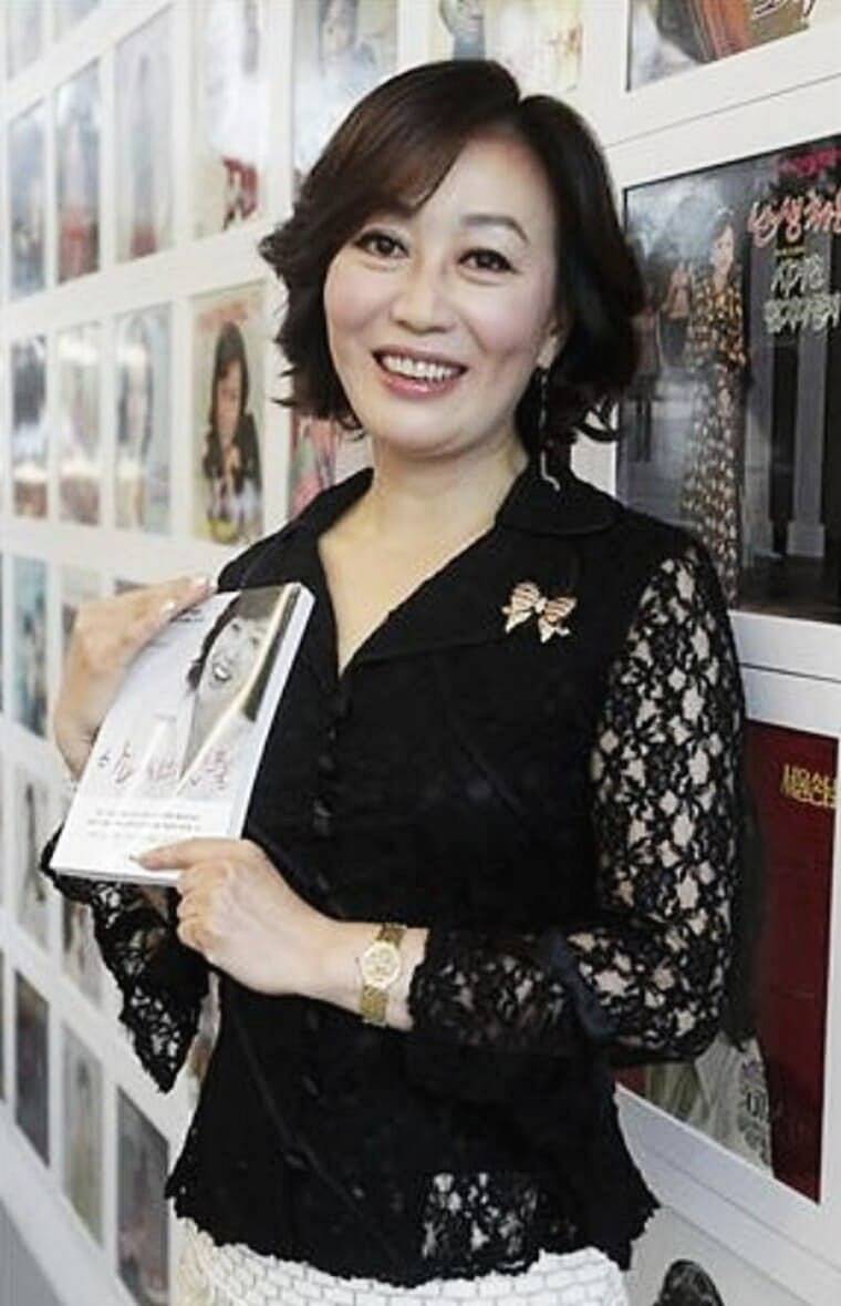 가수-하춘화