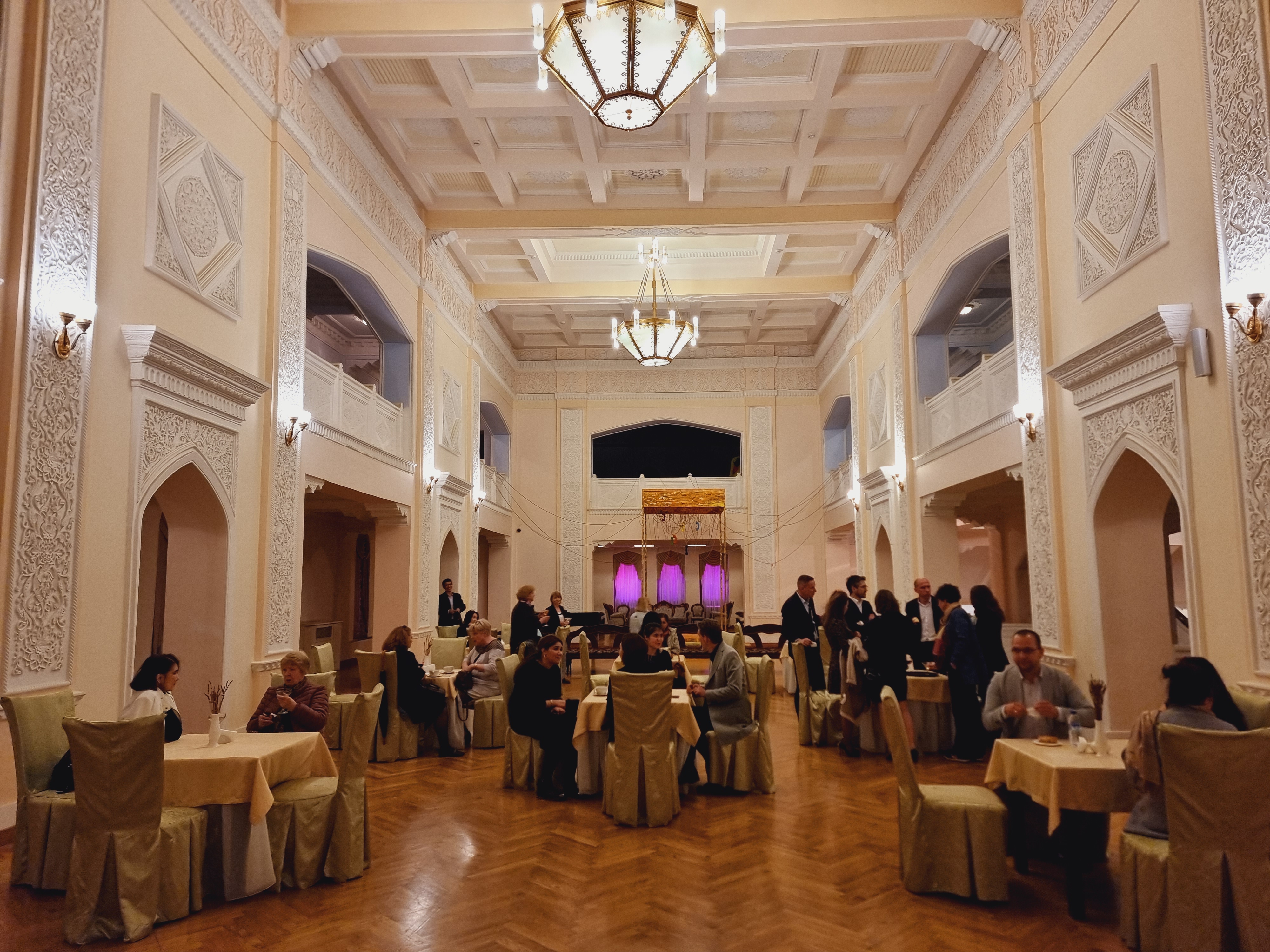  2층 카페테리아 