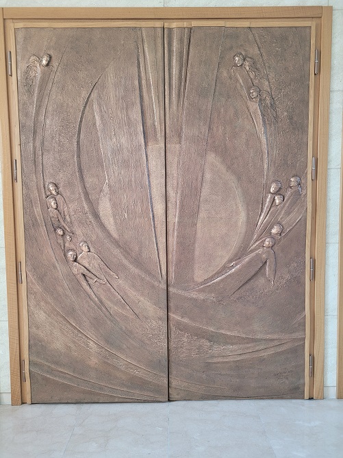 대전 관평동성당 성전 정문