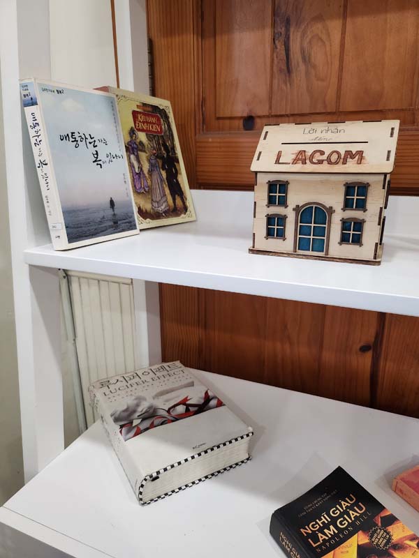 호치민여행_호치민카페_탄푸군_베이커리카페_LAGOM_라곰_한국책