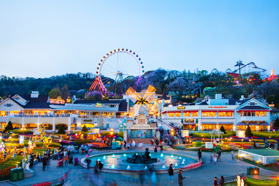 출처 : https://www.newspenguin.com/news/articleView.html?idxno=19873, 에버랜드 사진