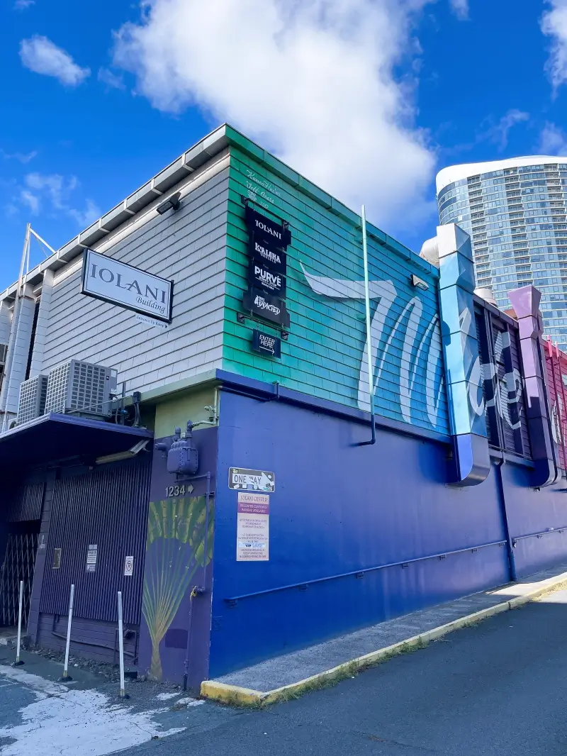 IOLANI_center