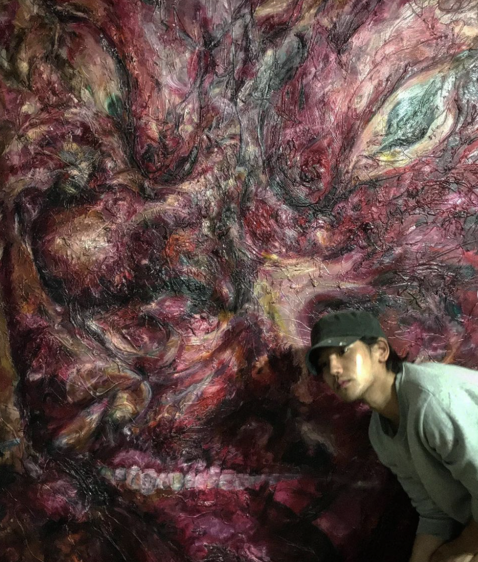 보인이-그린-그림-앞에선-육준서