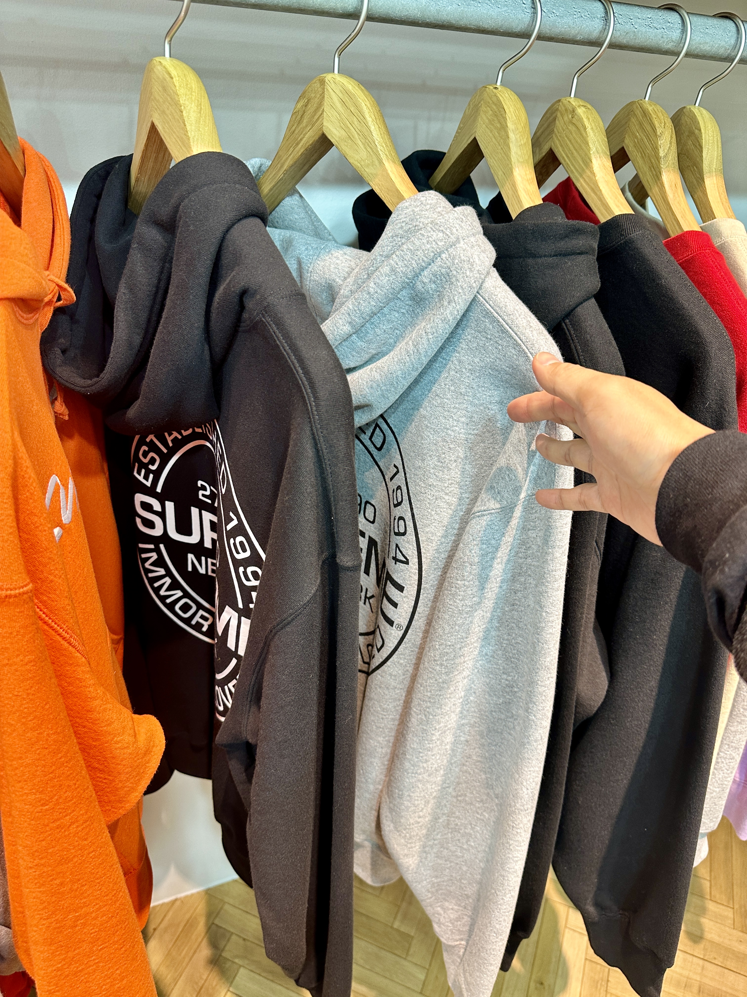 슈프림 후드 티