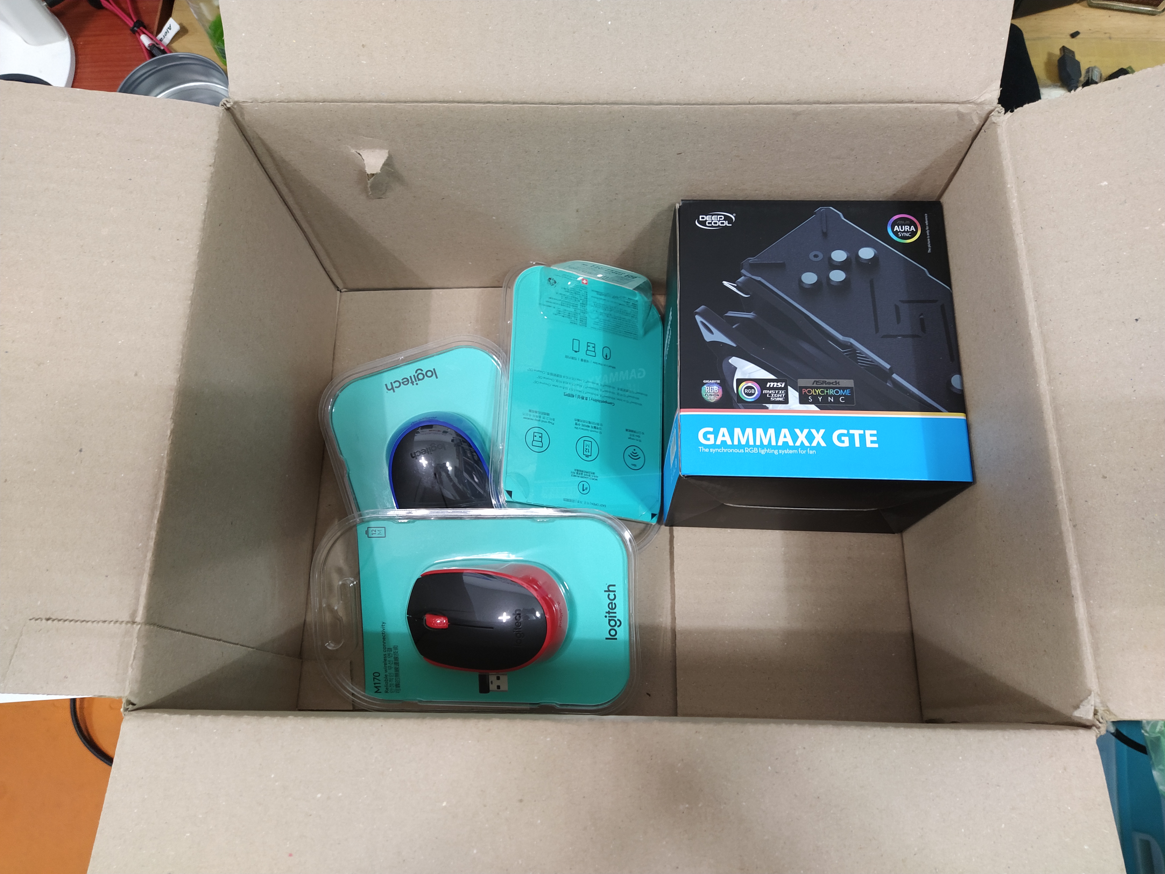 로지텍 무선마우스와 갬맥스 CPU 쿨러