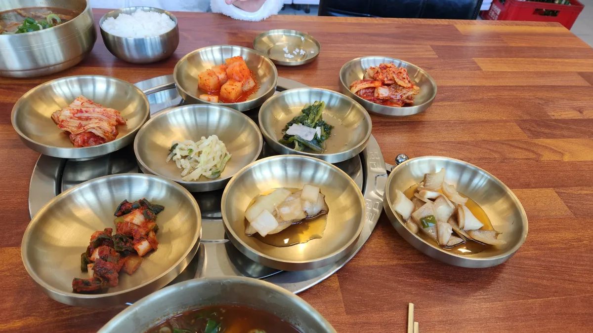 양파절임-김치-무나물-깍두기-파무침