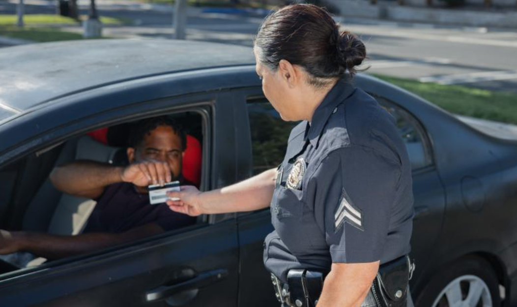 해외에서의 국제운전면허증 사용하는 방법