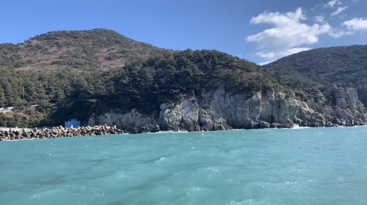 부산 태종대 앞바다 장엄한 물결