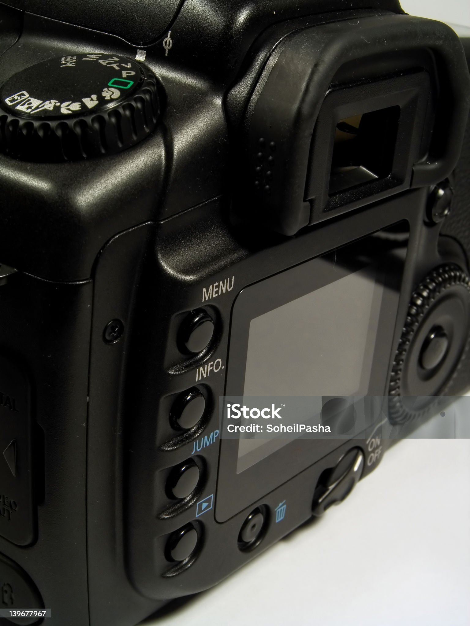 미러 쇼크의 영향과 촬영 안정성 연구 : Canon EOS 30D 가이드북을 참고