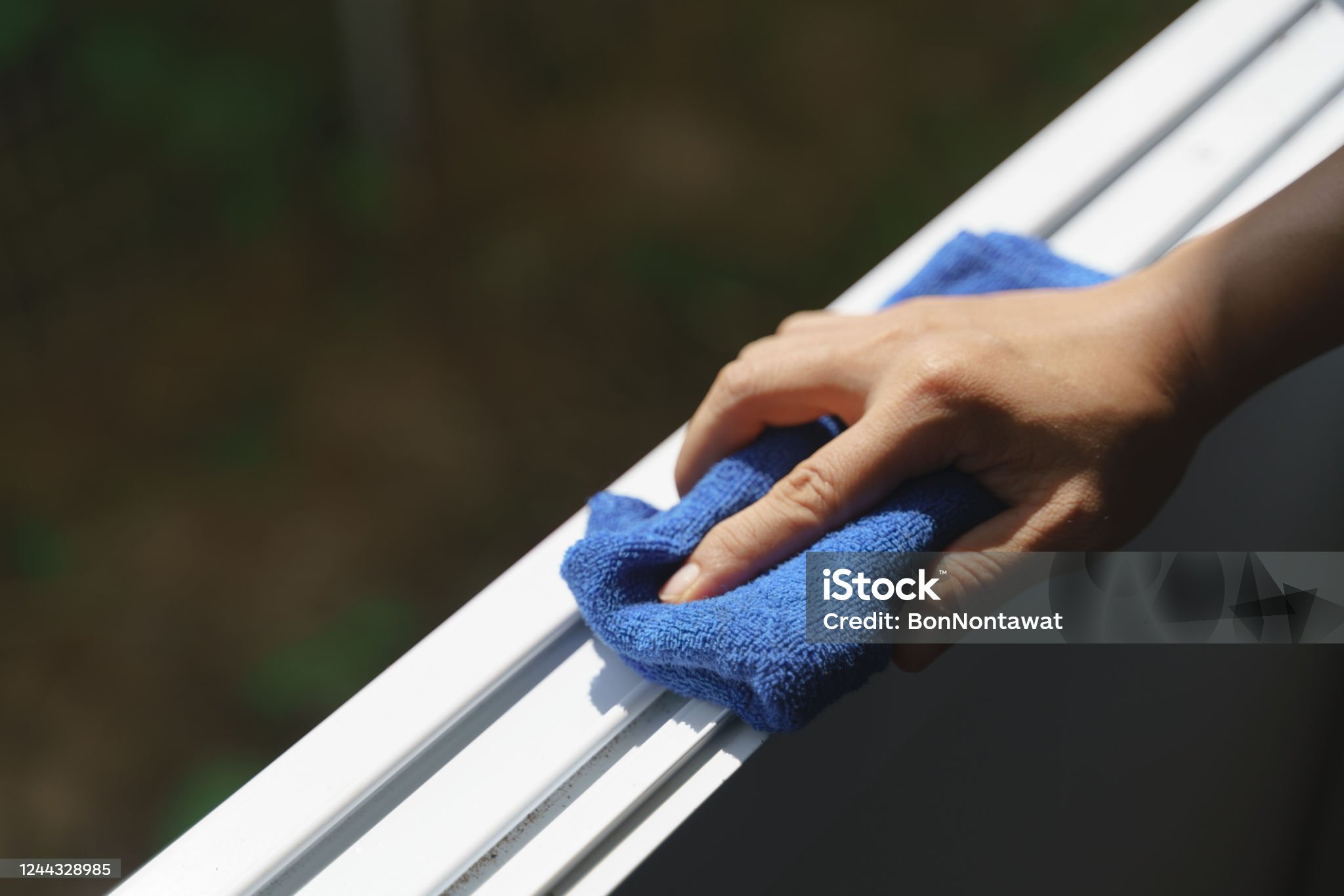 창틀 먼지 청소 꿀팁으로 집안을 깔끔하게 유지하는 쉬운 방법