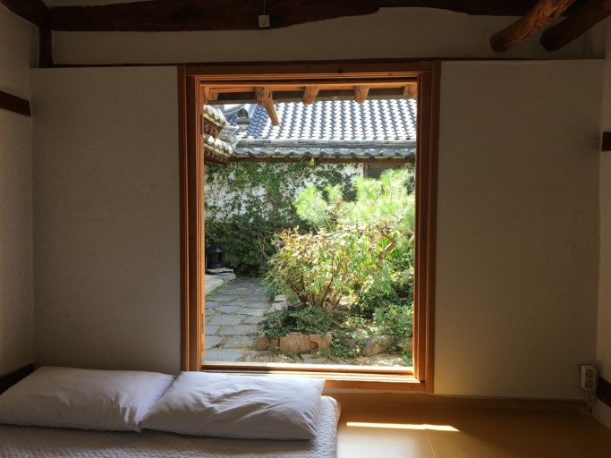 국내 여행 가성비 숙소 찾는 법 (+ 호텔, 에어비앤비, 한옥스테이 비교)