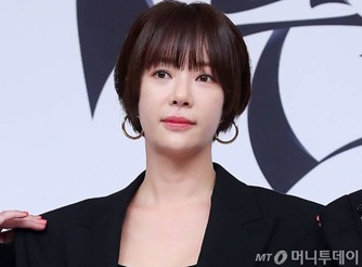황정음, 횡령 혐의 법정 공방 [사진 = 머니투데이 제공]