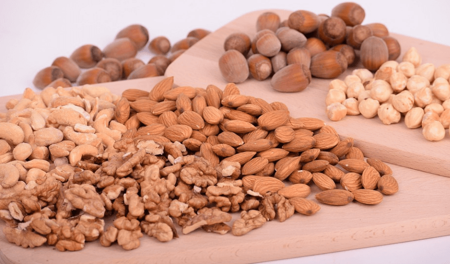 부정맥에 좋은 음식 여러 가지 견과류