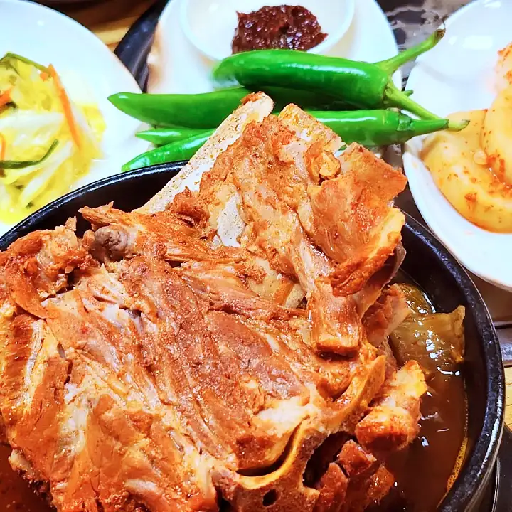 생방송오늘저녁 평택 소사벌 비전동 뼈다귀 감자탕 끝판왕 산더미 뼈탑 전골 맛집 추천