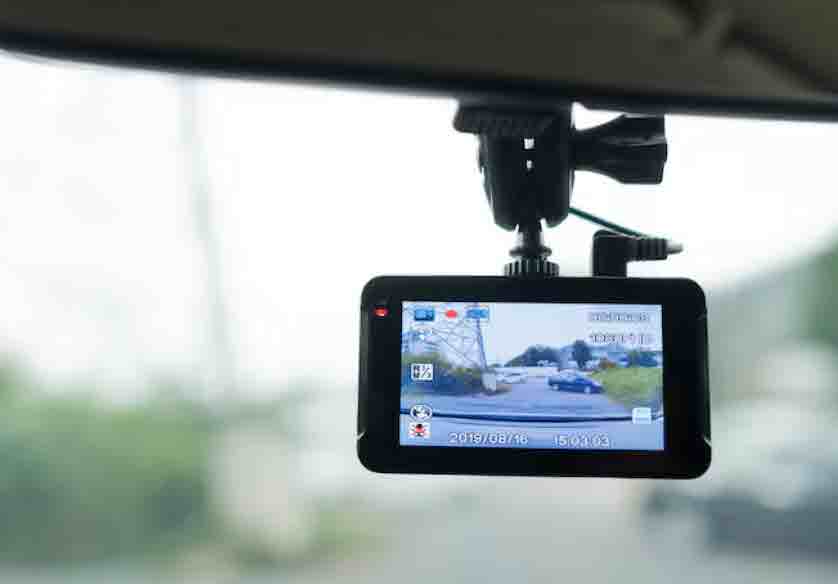 도로에서 발생한 접촉사고, 100% 과실은 누구에게?