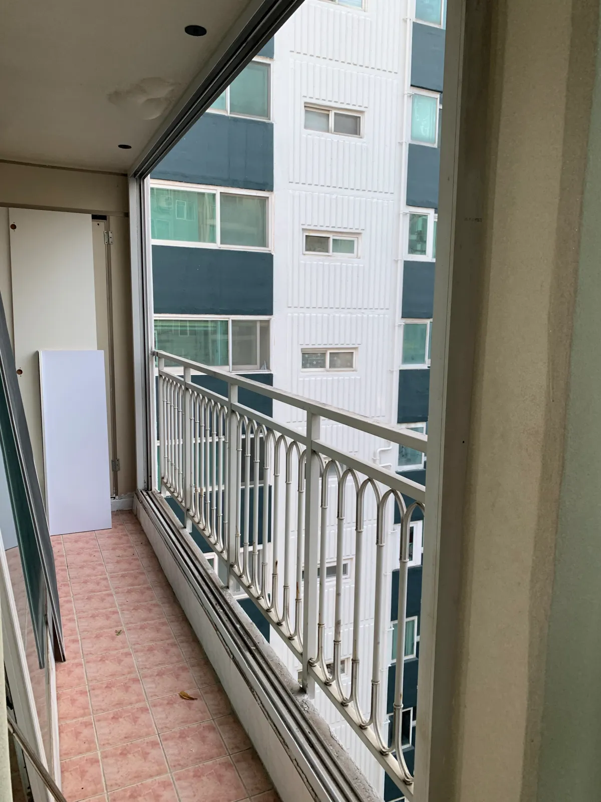 베란다-샤시-제거후-모습