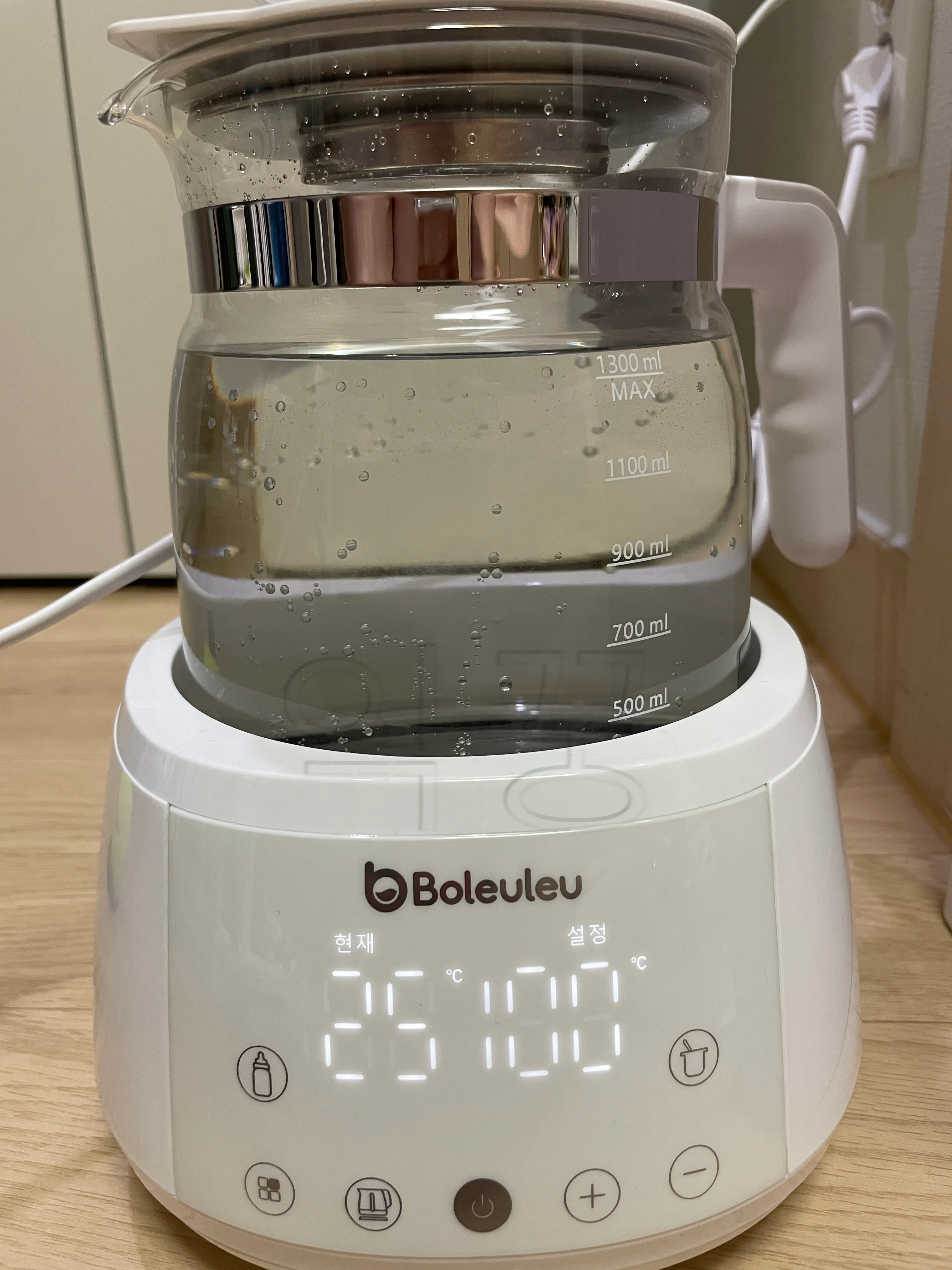 보르르 분유포트 물 넣고 끓이는 사진