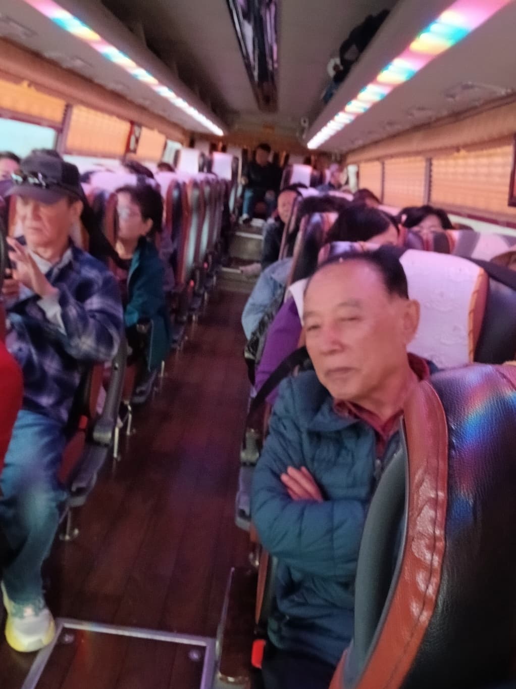  비 내린 토요일과 달리 맑게 열린 일요일 아침&amp;#44; 철원으로 떠나는 가을 나들이.
