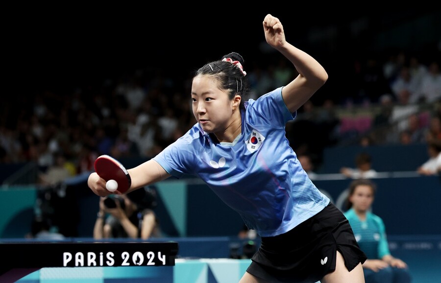 신유빈 4강 진출 이상 기류