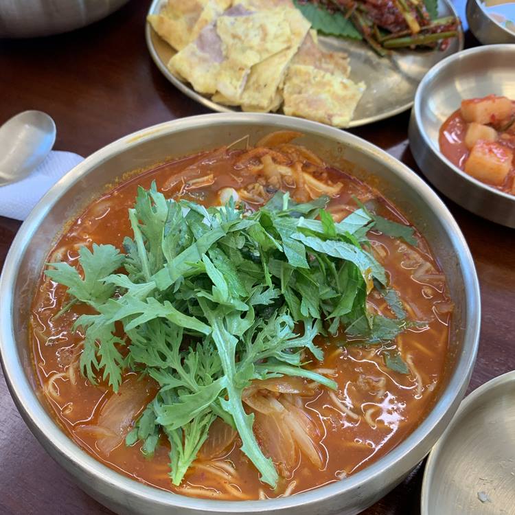 샛별식당 어탕국수