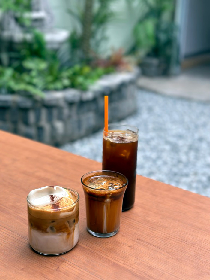 을지로 페인트 커피앤바