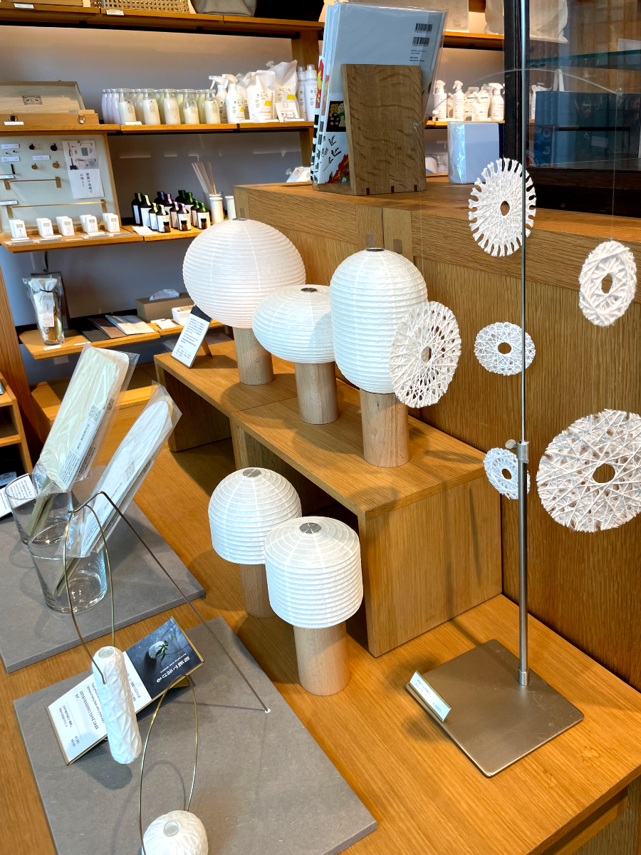 도쿄역 킷테 마루노우치 타워 실내매장