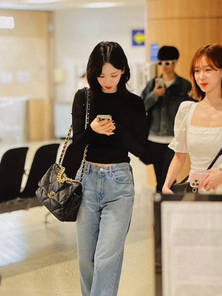 샤넬 19백 카리나