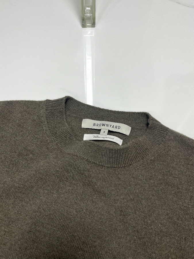 브라운야드니트4