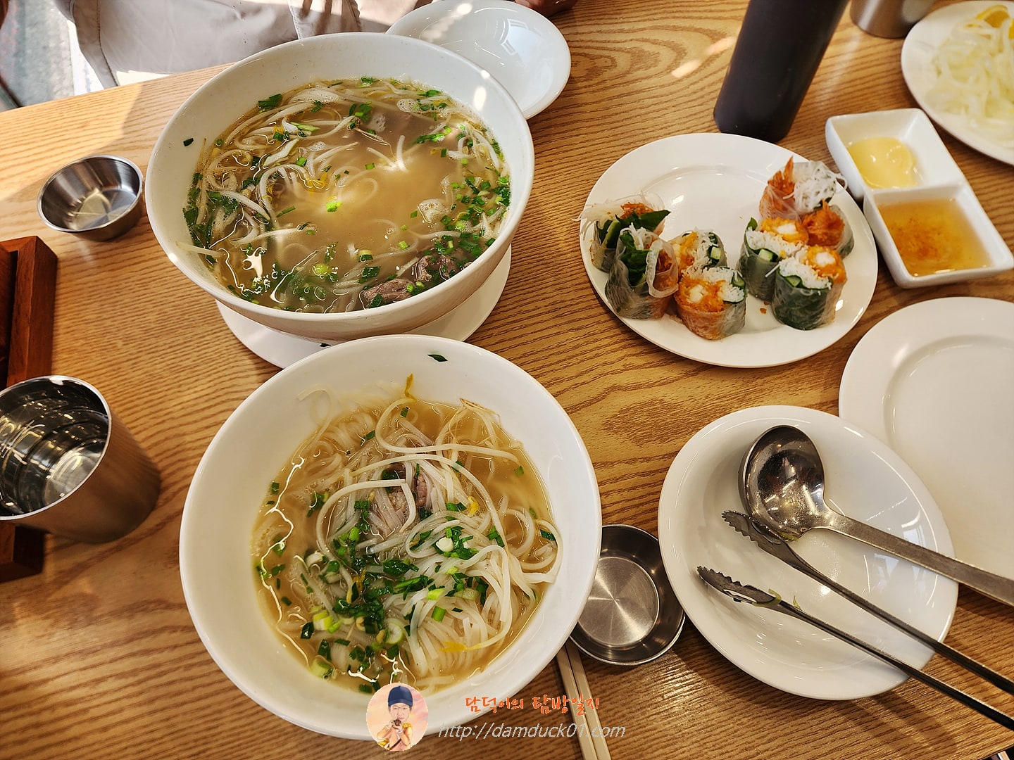 소고기 쌀국수, 쉬림프 스프링 롤