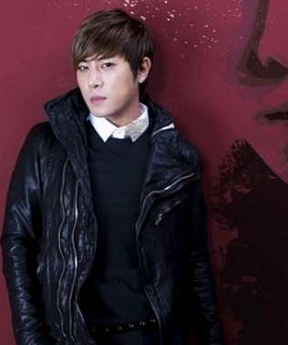 디셈버 윤혁 사기 징역 10년 구형 이유