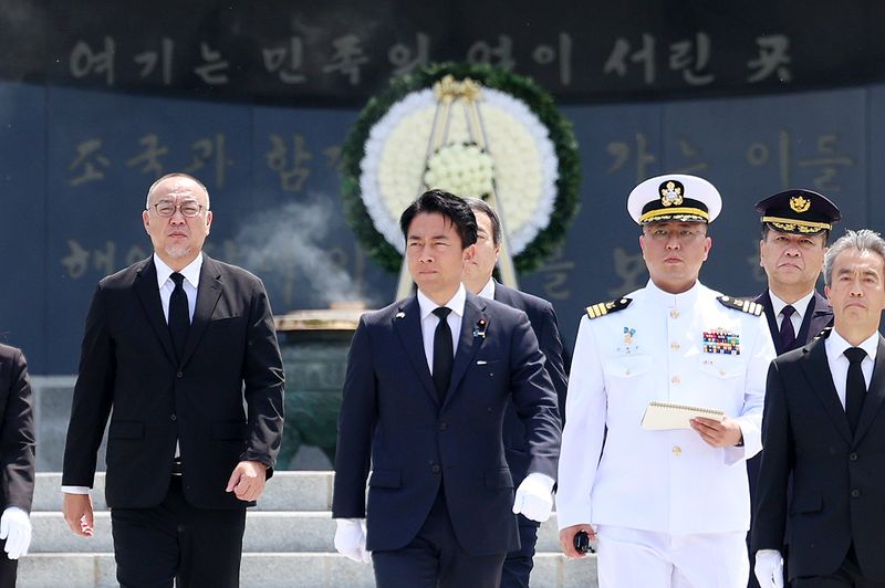 한일 국방협력 총정리: 2026 장관 회담, 9년 만의 수색구조훈련 재개 및 국방 AI 협력 합의 분석