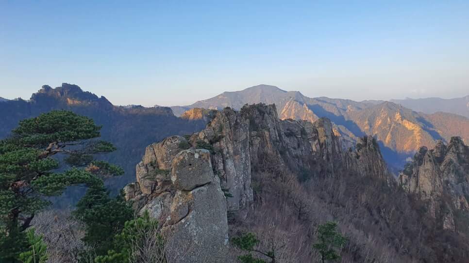 인제 봉정암 : 살아 생전에 꼭 한번 참배 해야할 불뇌사리보탑 가장 높고 가장 깊은 기도의 자리 하늘 아래 첫 사찰