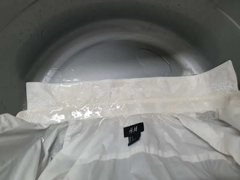 칫솔질로 남은 목때 제거 후 헹구기 1