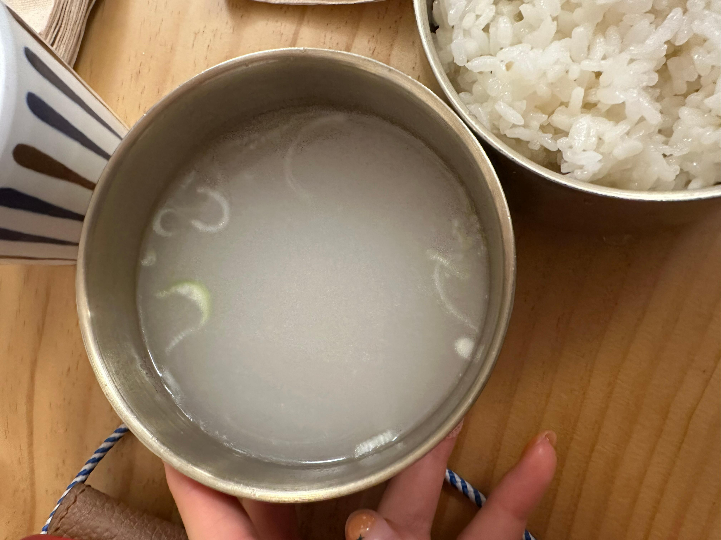 Korean Beef Yukhoe(raw beef) Bibimbap + Secret Spicy Gochujang = Absolutely Delicious (Seoul Yongsan Samgakji Hanwoo Malbang Gukbap, Korean Beef Yukhoe Bibimbap, Grilled Rice Cake, Korean Beef Cold Raw Soup, Yuk sashimi, Yukhoe, Super Fast Table Turnover, Spacious, Modern, Sophisticated, Clean and Pleasant Interior, Yongsan Korean Restaurant)