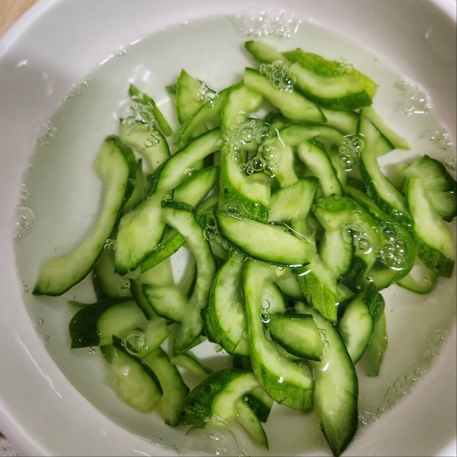 오이 소금 오이 소금물 절이기 오이 소금절임요리 방법 오이 소금절임 오이 소금 장아찌 소금오이장아찌 만드는법 소금오이장아찌 담는법 오이소금절임 오이소금무침