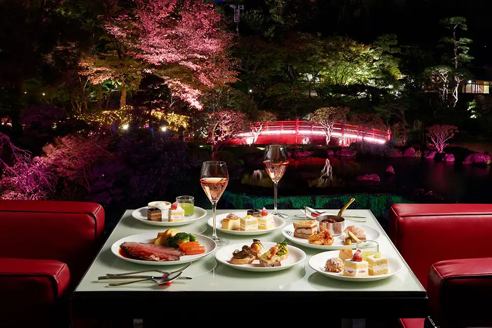 야사쿠라 LOUNGE (夜桜LOUNGE)
