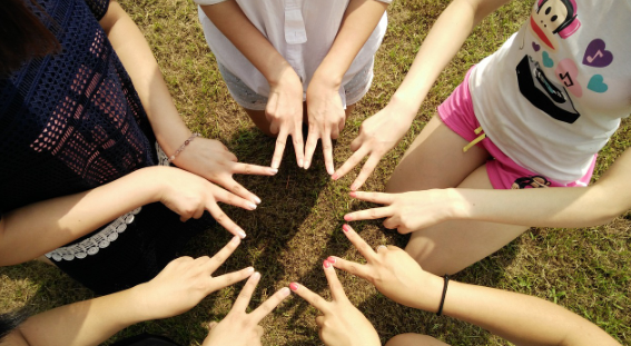 팀워크와 협업의 중요성: 직장 내 협업이 얼마나 중요한지, 효과적인 팀워크를 구축하는 방법