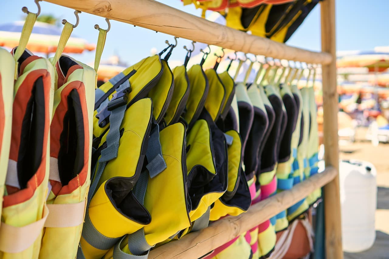 해수욕장에서 파도에 휩쓸렸을 때 생존법