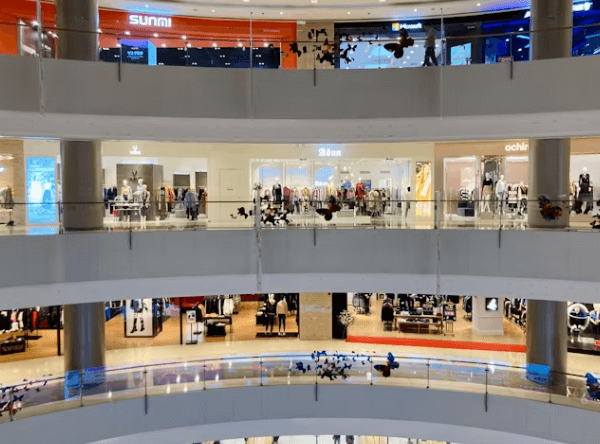 쇼핑몰 하나로 여행 끝내는 &amp;#39;몰케이션&amp;#39; 추천지