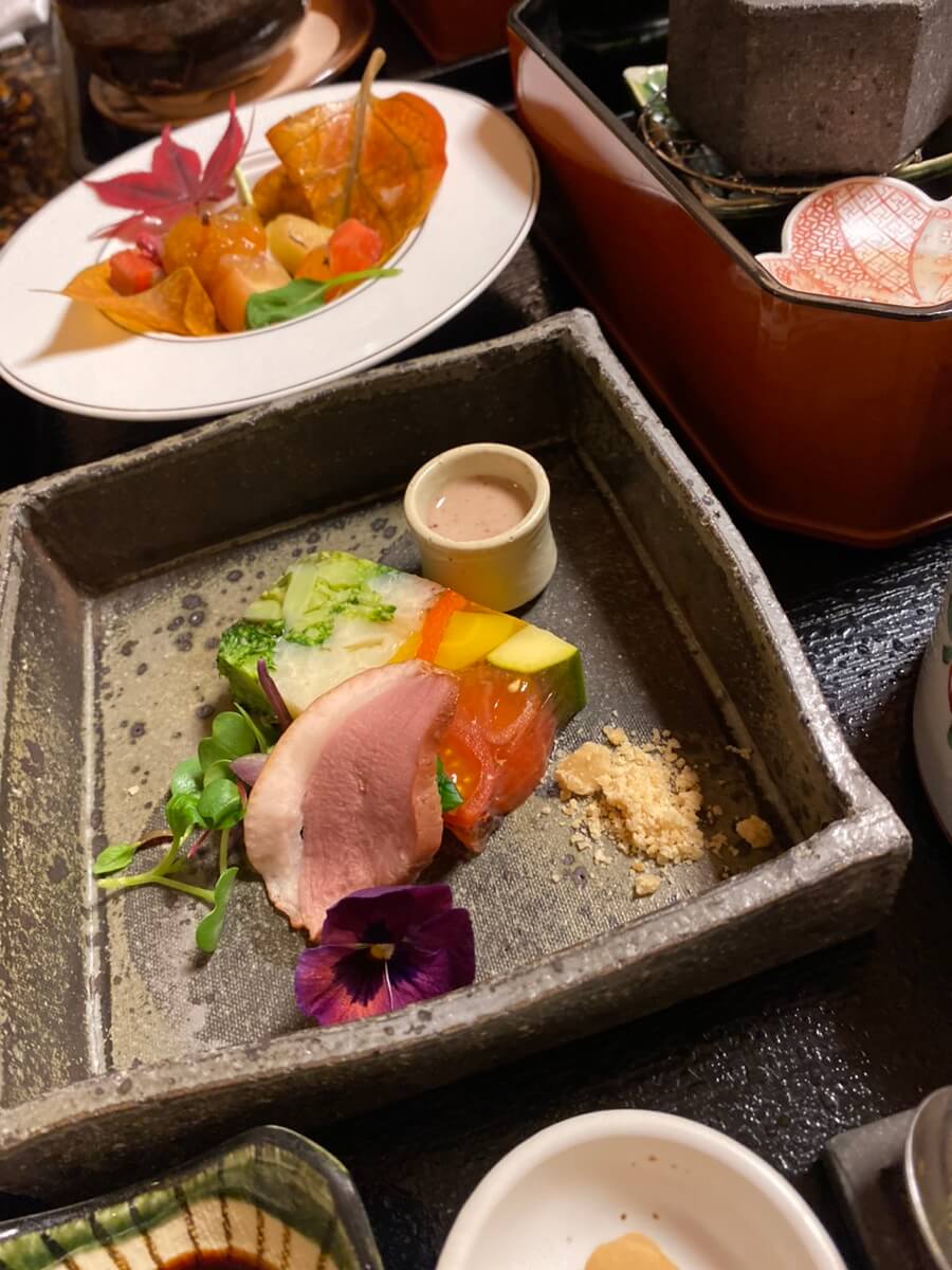 고라쿠엔 오타루 료칸에서 준 저녁 카이세키 첫 번째&amp;#44; 오리고기