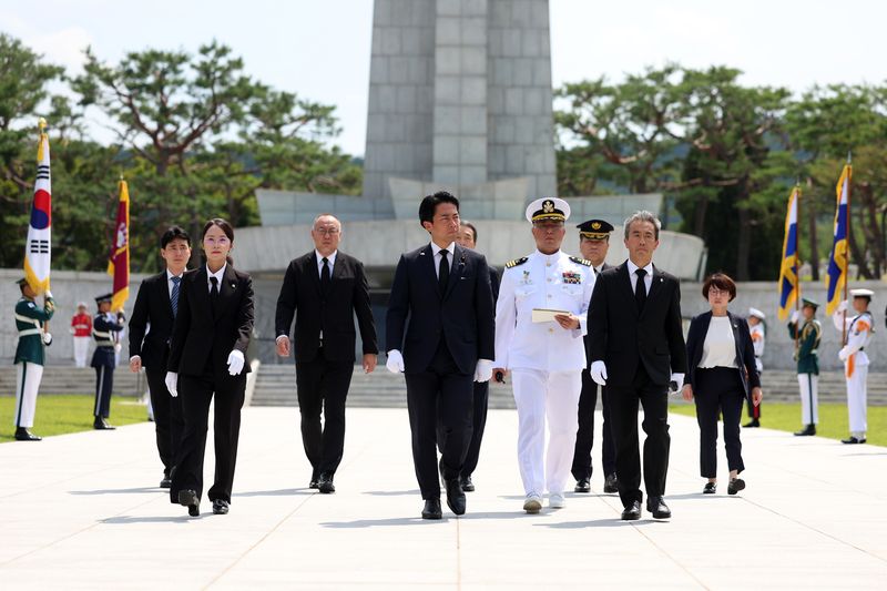 한일 국방협력 총정리: 2026 장관 회담, 9년 만의 수색구조훈련 재개 및 국방 AI 협력 합의 분석
